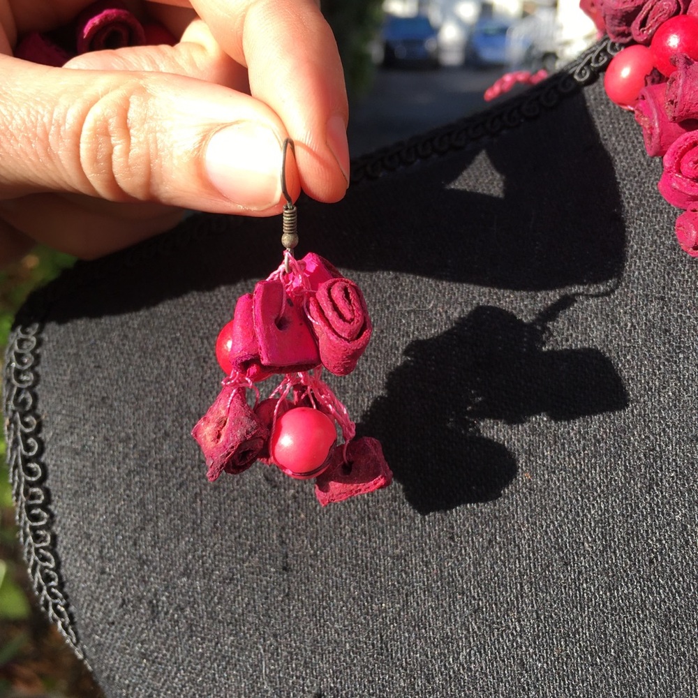 💯 authentic Rose 🥀 necklace & earring set - Picture 8 of 12
